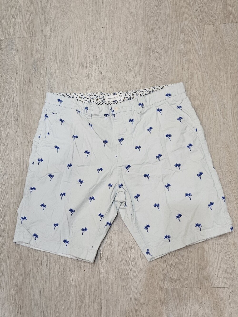 38-Denim & Flower- Men's Shorts